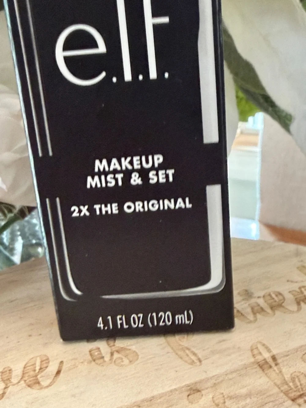 e.l.f. Makeup Mist & Set with Mini Eyeshadow Palette NEW